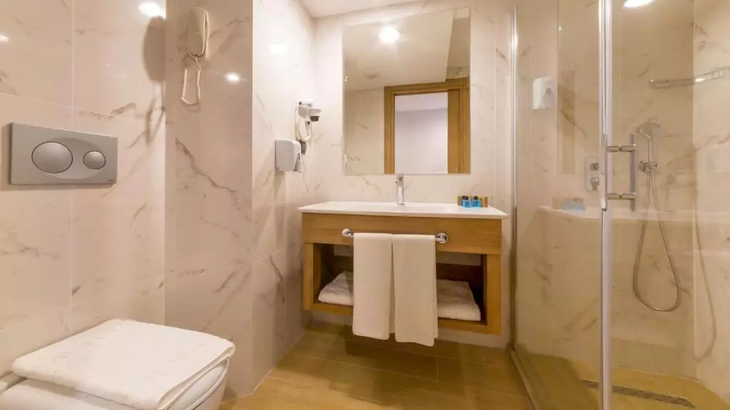 جولیان مارماریس